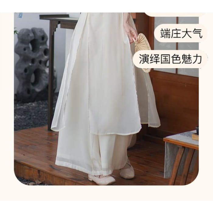 Set: 3/4-Sleeve Flower Embroidered Midi Hanfu Dress + Plain