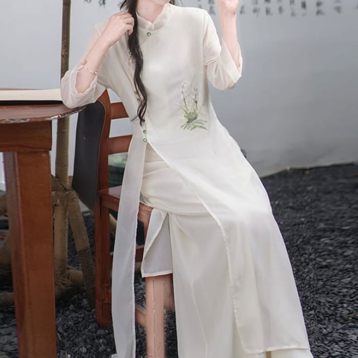 Set: 3/4-Sleeve Flower Embroidered Midi Hanfu Dress + Plain