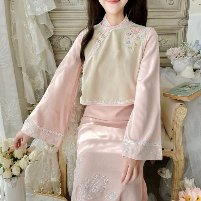 Set: Bell-Sleeve Mandarin Collar Midi A-Line Dress + Floral