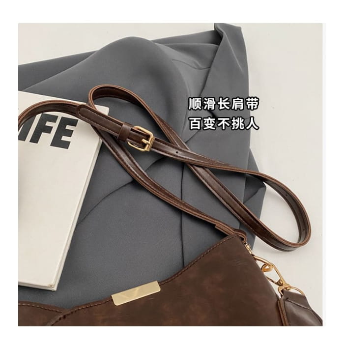 Set: Faux Leather Bucket Bag + Charm