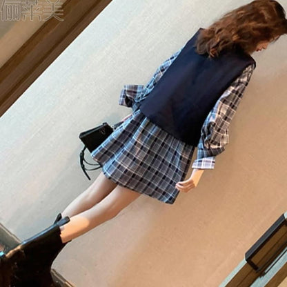 Set: Long Sleeve Plaid Shirtdress + V