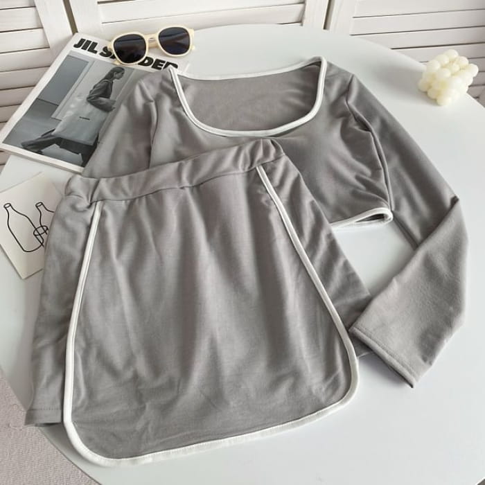 Set: Long-Sleeve Scoop Neck Contrast Trim Crop T-Shirt