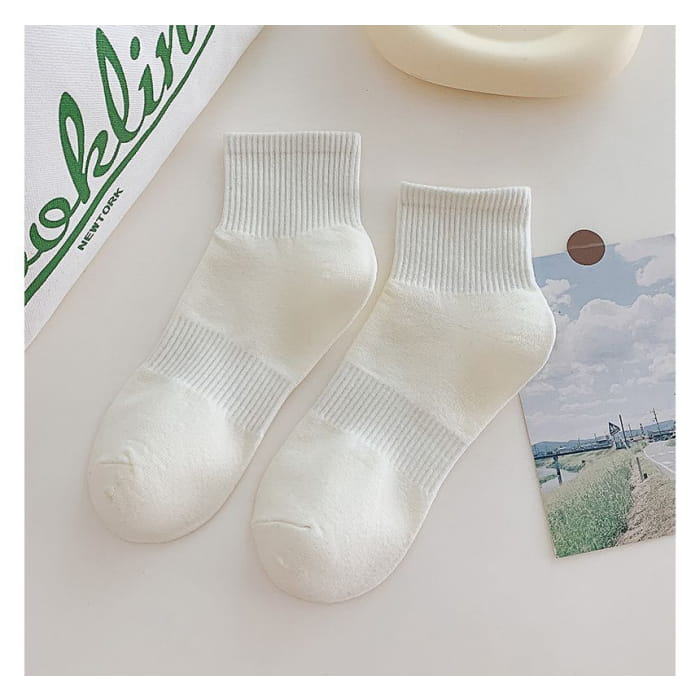 Set of 3 Pairs: Plain Ribbed Socks