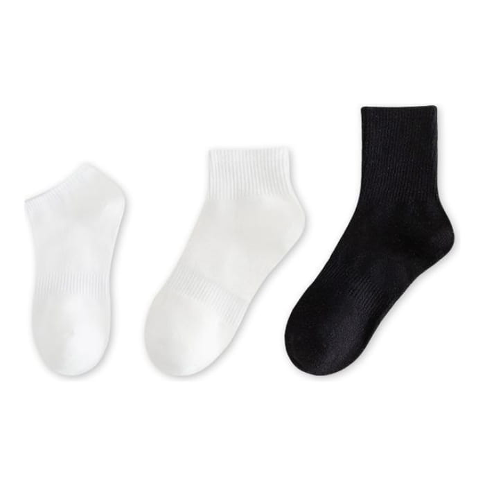 Set of 9 Pairs: Plain Ribbed Socks - 05 - Pairs - White &