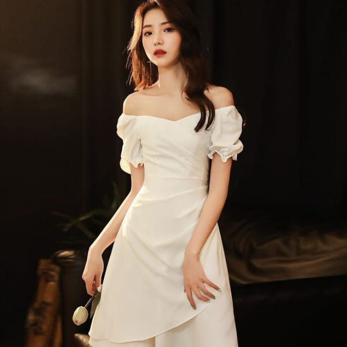 Short-Sleeve Asymmetric Ruched Plain Dress - White / S