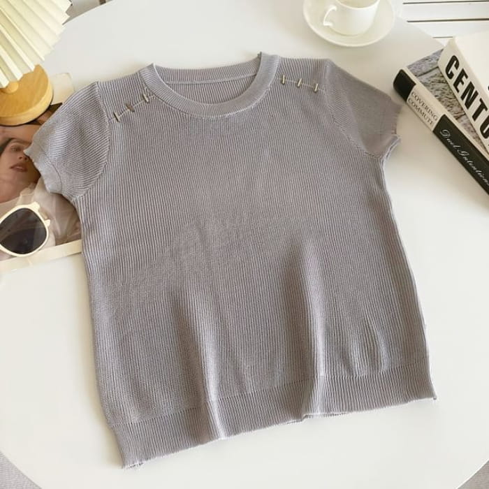 Short-Sleeve Crewneck Plain Knit Top - Gray / One Size