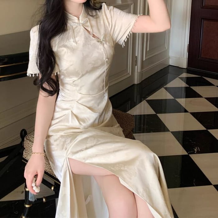 Short-Sleeve Floral Jacquard Faux Pearl Slit Midi Qipao