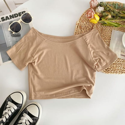 Short-Sleeve Off Shoulder Plain T-Shirt - Khaki / One Size