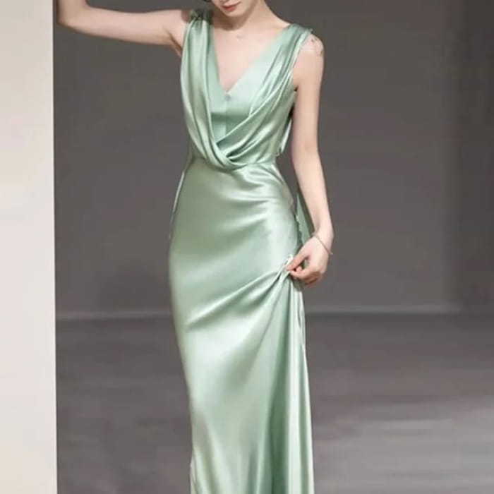 Sleeveless V-Neck Plain Open Back Satin Mermaid Evening Gown