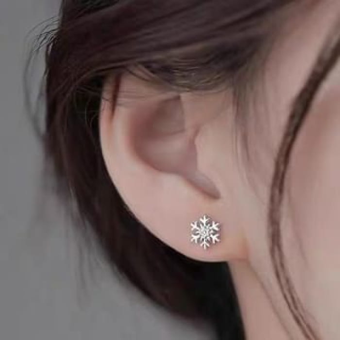 Snowflake Alloy Stud Earring