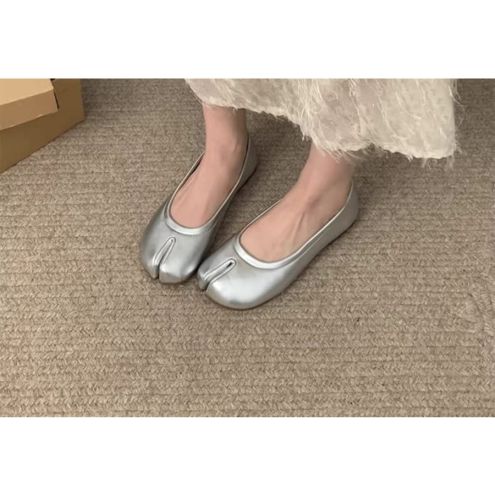 Split-Toe Flats - Shoes