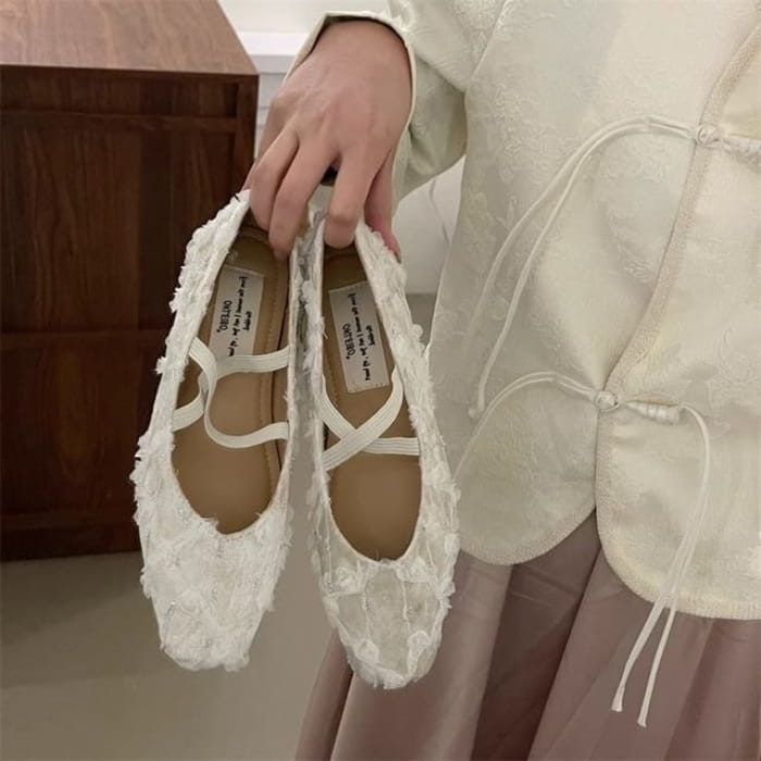 Square Toe Criss Cross Flats - Off-White / 35