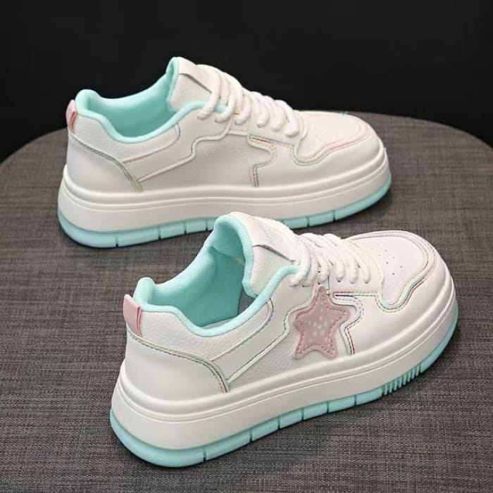 Star Applique Platform Sneakers - Green / 35