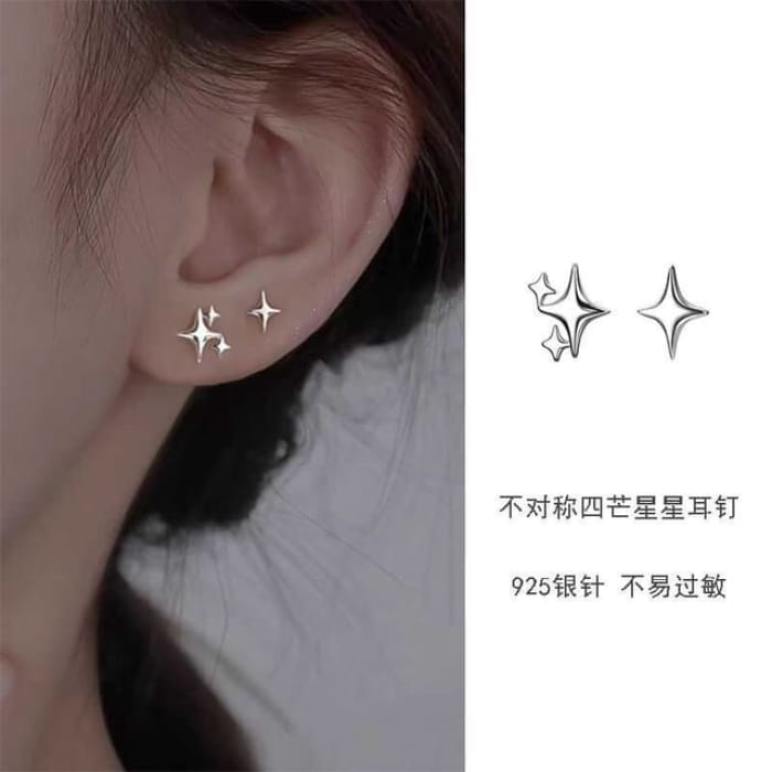 Star Ear Stud / Threader Earring - 1 Pair - Silver