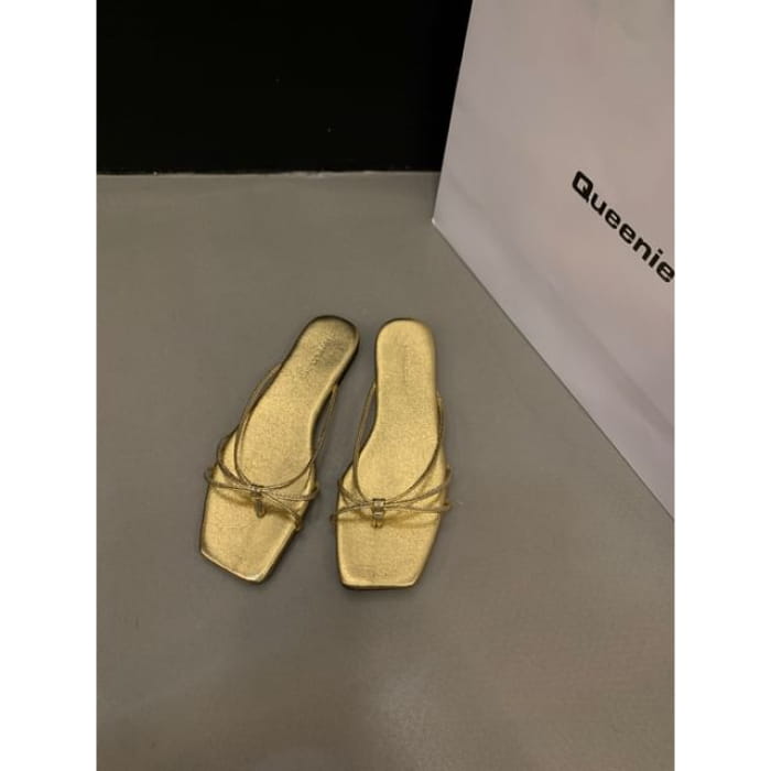 Strappy Flip-Flops - MAN326-1 - Gold / 35