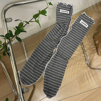 Striped Applique Lettuce Edge Socks - Gray / One Size