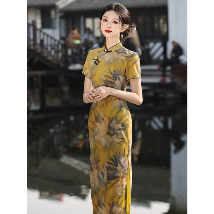 Sunflower Short Sleeve Long Cheongsam - Female Hanfu