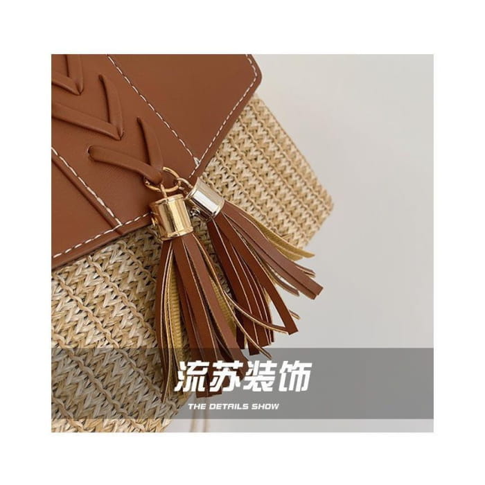 Tassel Detail Straw Flap Crossbody Bag