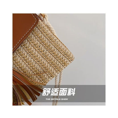 Tassel Detail Straw Flap Crossbody Bag