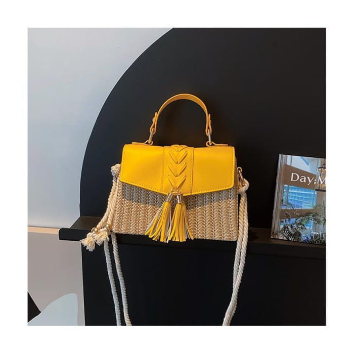 Tassel Detail Straw Flap Crossbody Bag