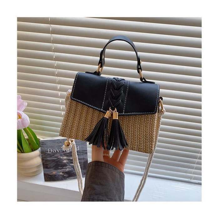 Tassel Detail Straw Flap Crossbody Bag