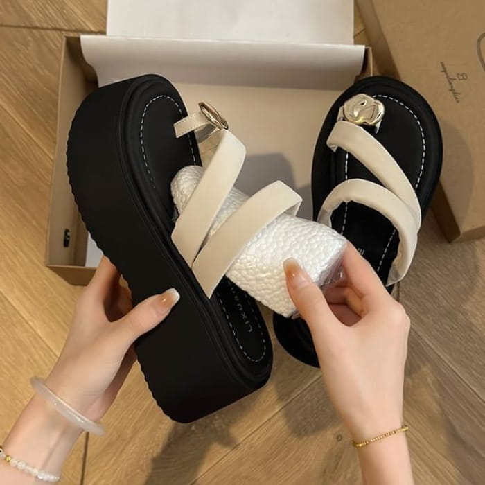 Toe Loop Platform Slide Sandals - Off-White / 35