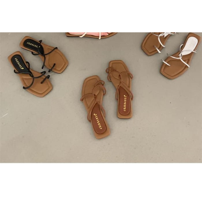 Toe Loop Strappy Slide Sandals