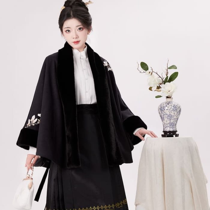 Traditional Chinese Embroidered Open Front Cape / High