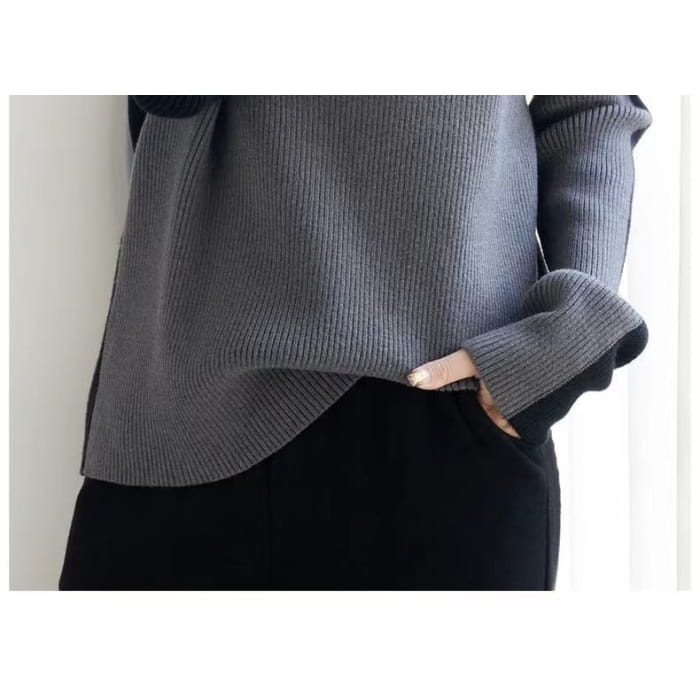 Turtleneck Colorblock Ribbed-Knit Sweater