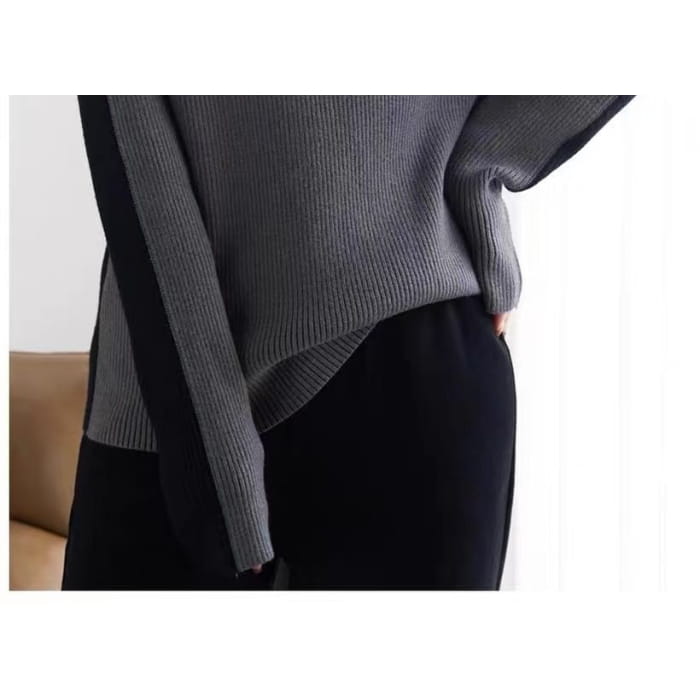 Turtleneck Colorblock Ribbed-Knit Sweater