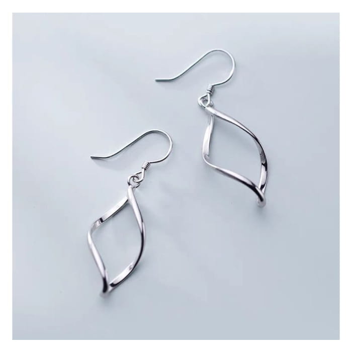 Twisted Drop Earring