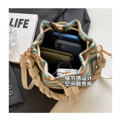 Twisted Strap Wavy Striped Bucket Bag / Charm / Set