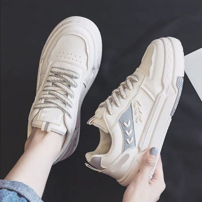 Two-Tone Contrast Stitch Platform Sneakers - Off-White / 35