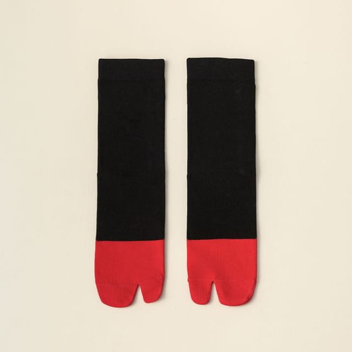 Two Tone Tabi Short Socks - Red Toe - Black / One Size