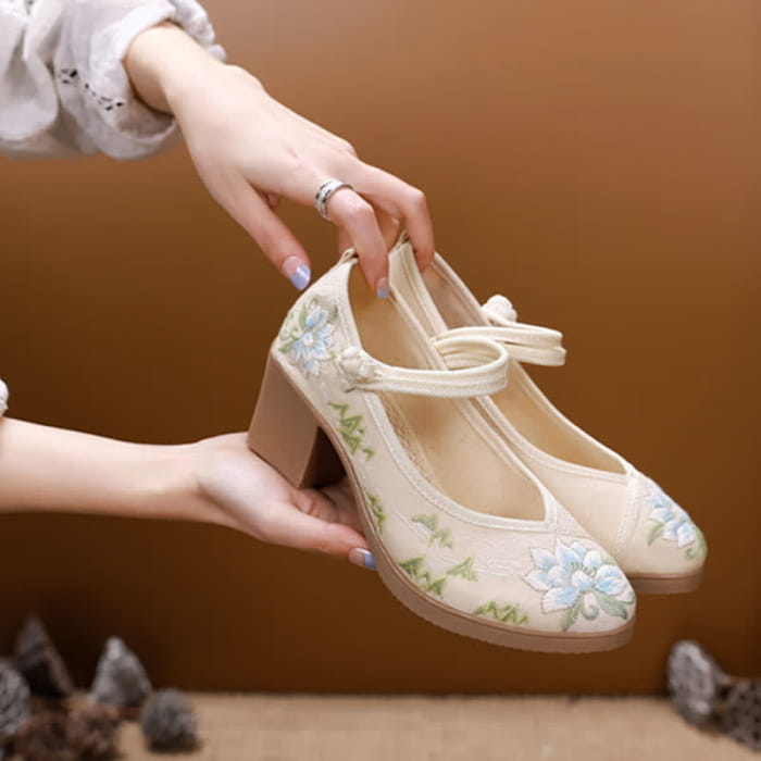 Vintage Floral Embroidery Canvas High Heel Shoes - Apricot