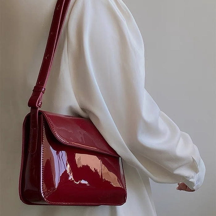 Vintage Red Lacquered Bag - Standart / Handbags