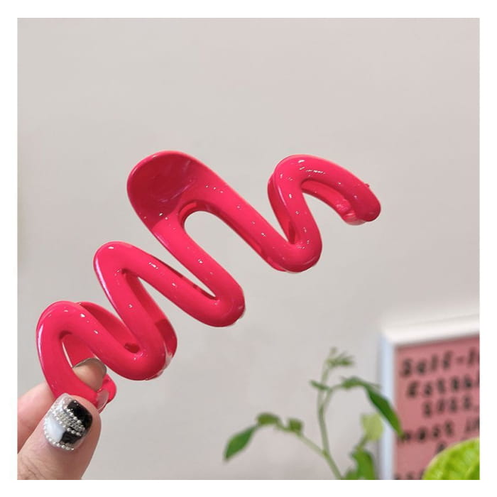 Wavy Plastic Hair Clamp