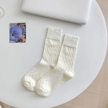 Wavy Striped Socks - Milky White / One Size