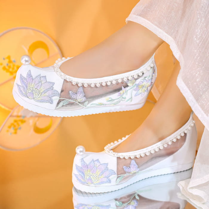 White Floral Embroidery Pearl Decor Mesh Shoes