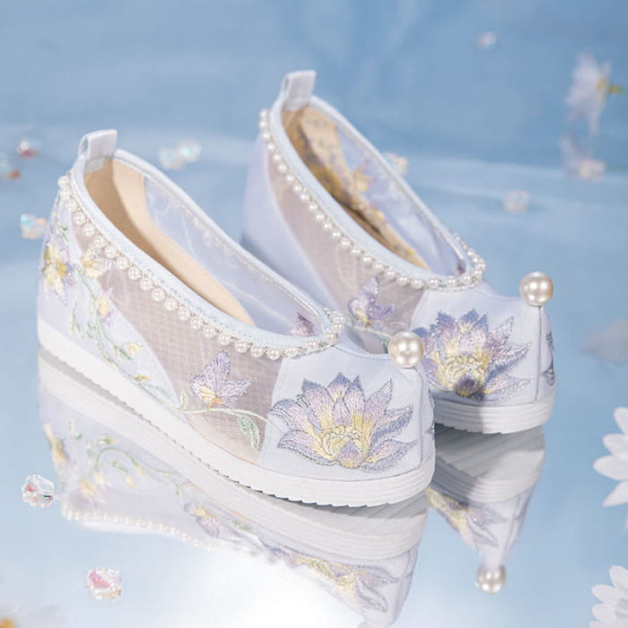 White Floral Embroidery Pearl Decor Mesh Shoes - Blue / 35