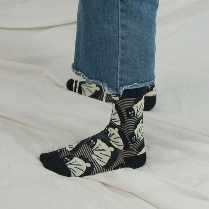 Zebra Patterned Mesh Short Socks